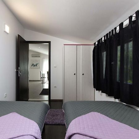 Apartments Bubalo โอมิช ภายนอก รูปภาพ