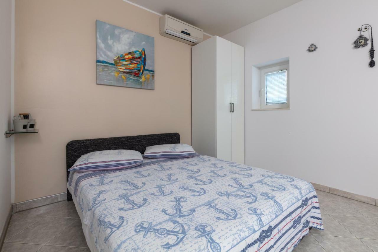 Apartments Bubalo โอมิช ภายนอก รูปภาพ