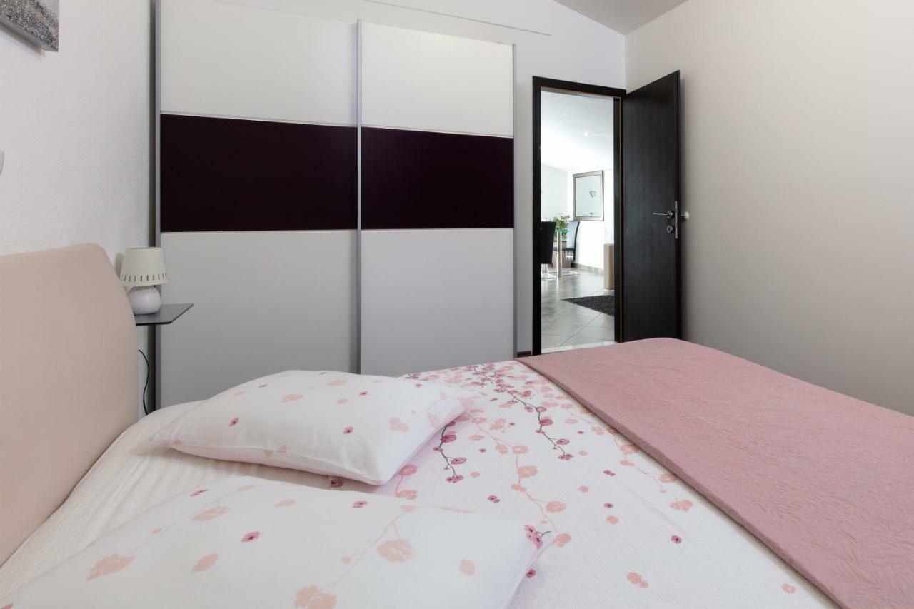 Apartments Bubalo โอมิช ภายนอก รูปภาพ