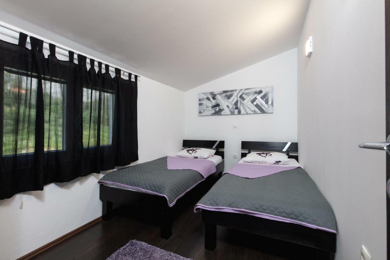 Apartments Bubalo โอมิช ภายนอก รูปภาพ